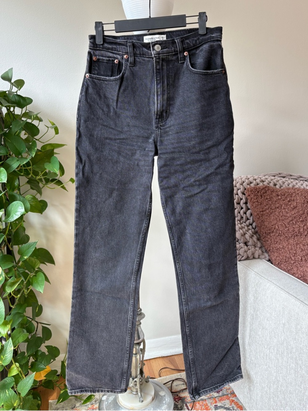 Abercrombie Black Ultra High Rise 90s Straight Jean - Picture 2 of 4